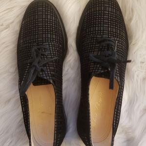 Robert Clergerie vintage women's  mocasin shoes.sz. 36.5.US.5.5.like new. Worn a